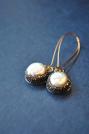 MOTHER OF PEARLS AND SWAROVSKI CRYSTALS ON GOLD LONG EARRINGS