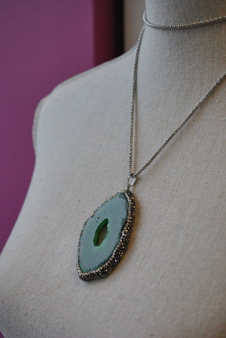 CARNELIAN AND SWAROVSKI CRYSTALS NECKLACE