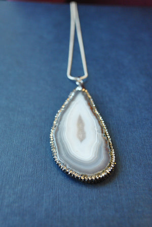 GREY AGATE FREEFORM WITH SWAROVSKI CRYSTALS LONG CHAIN PENDANT