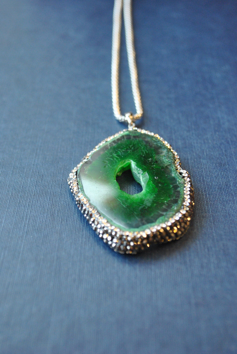GREEN AGATE FREEFORM WITH SWAROVSKI CRYSTALS LONG CHAIN PENDANT