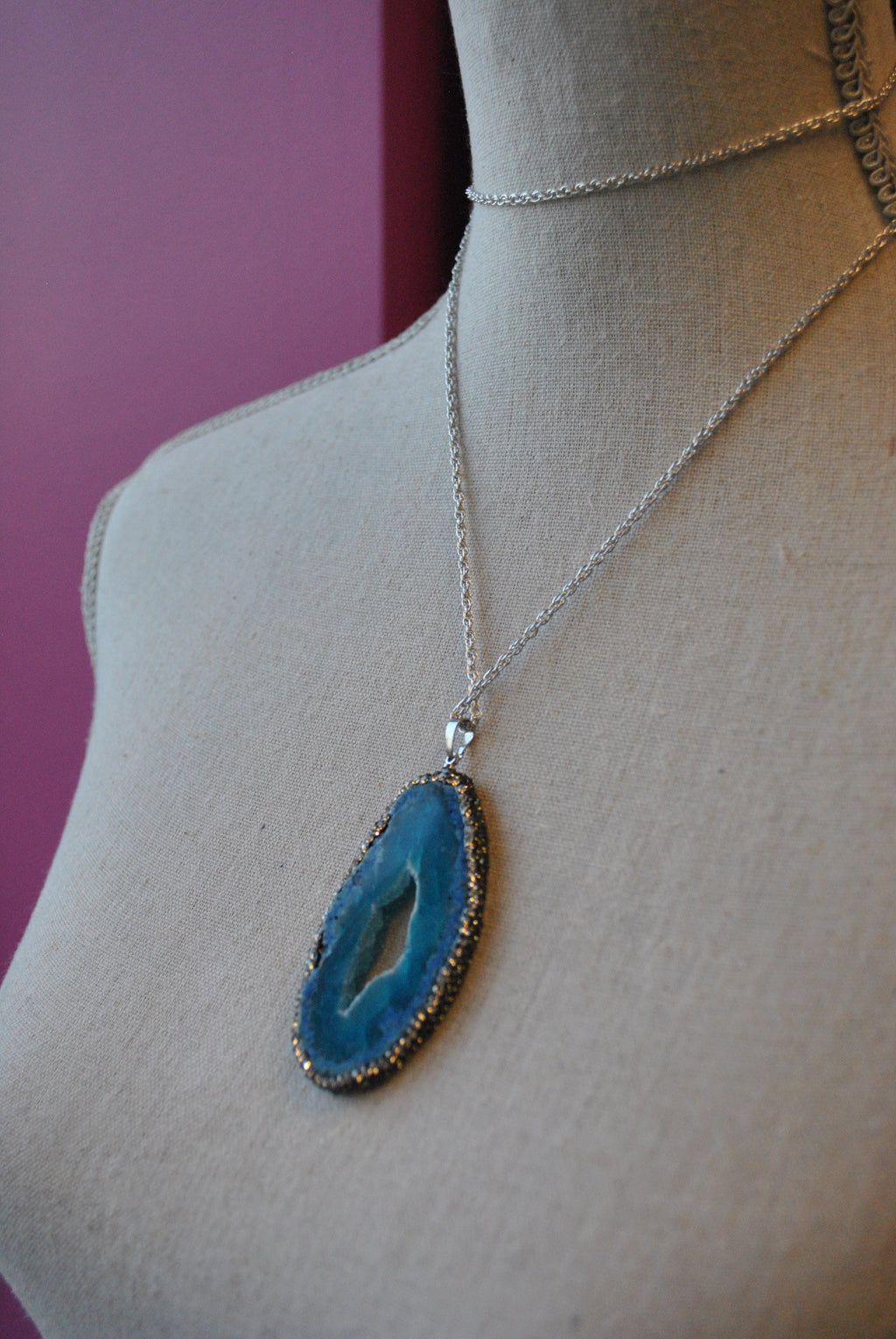 BLUE AGATE FREEFORM WITH SWAROVSKI CRYSTALS LONG CHAIN PENDANT