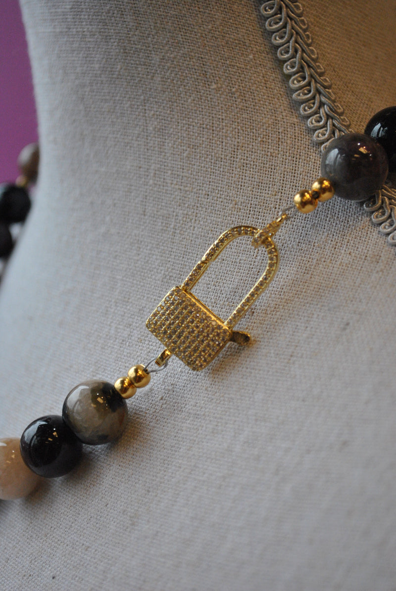 MULTI COLOR TOURMALINES AND OVERSIZE CLASP WITH RHINESTONES SIMPLE NECKLACE