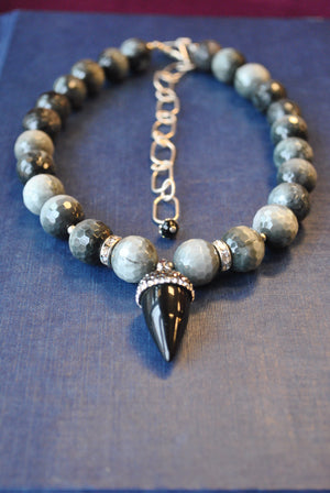 EAGLE EYE AND BLACK ONYX PENDANT NECKLACE