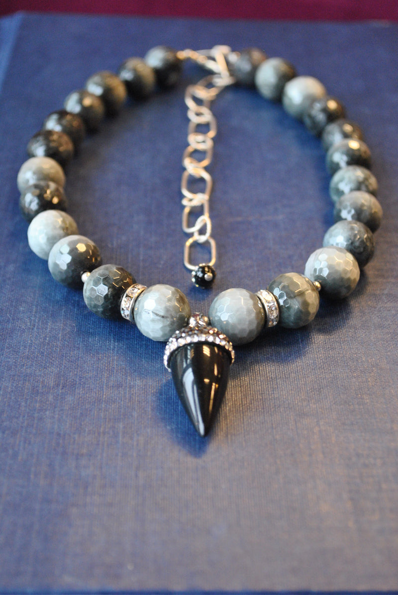 EAGLE EYE AND BLACK ONYX PENDANT NECKLACE