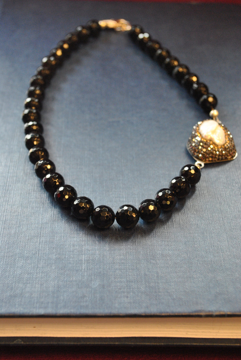 BLACK ONYX AND MOTHER OF PEARLS ASYMMETRIC NECKLACE