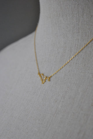 GOLD DELICATE NECKLACE WITH A "DREAM BIG" PENDANT