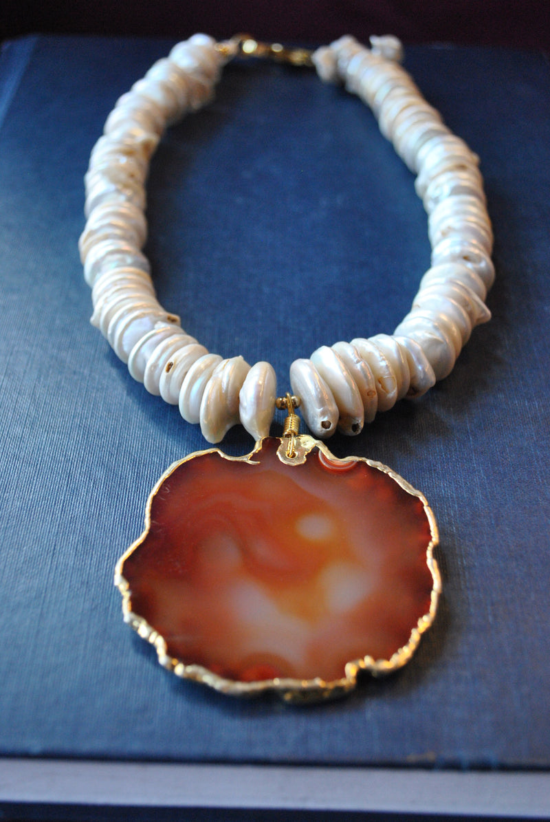 WHITE FRESHWATER PEARLS AND CARAMEL AGATE PENDANT STATEMENT NECKLACE