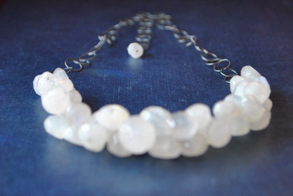MOONSTONE TEARDROP DELICATE NECKLACE WITH ADJUSTABLE LENGTH
