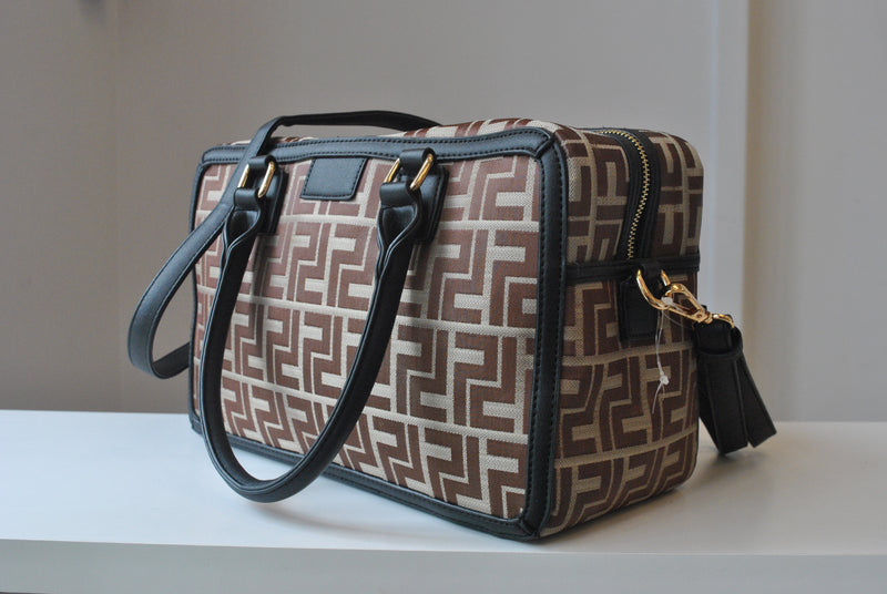 BROWN TOTE STYLE HANDBAG WITH A CROSSBODY BAG
