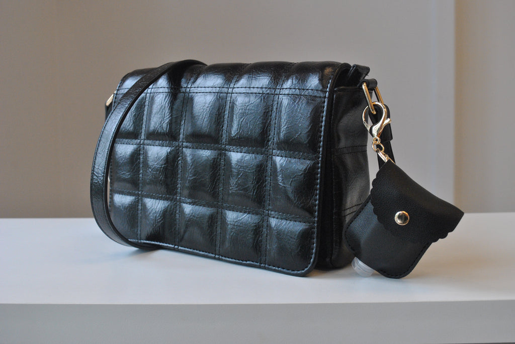 BLACK QUILTED CROSSBODY BAG – Le Obsession Boutique