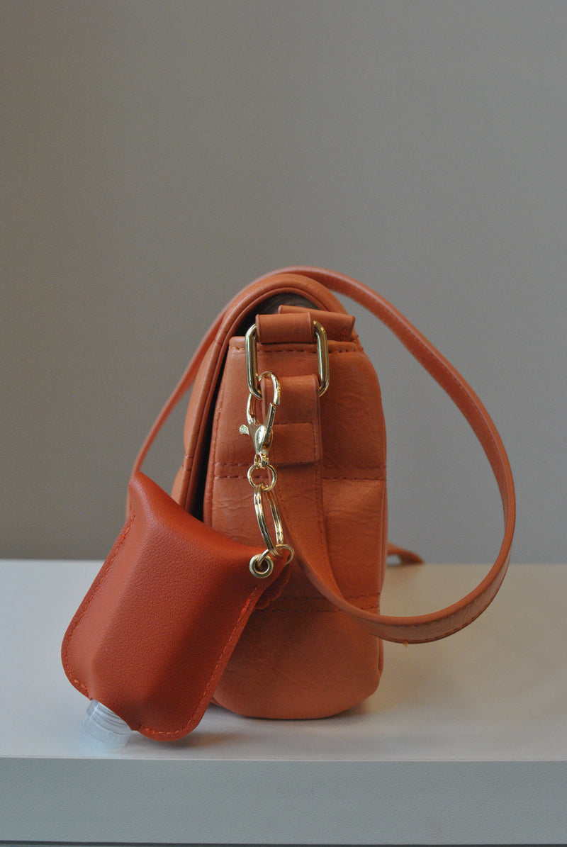 PEACH CROSSBODY GUILTED BAG