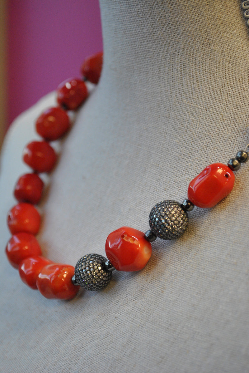 RED CORAL AND RHINESTONES ASYMMETRIC NECKLACE