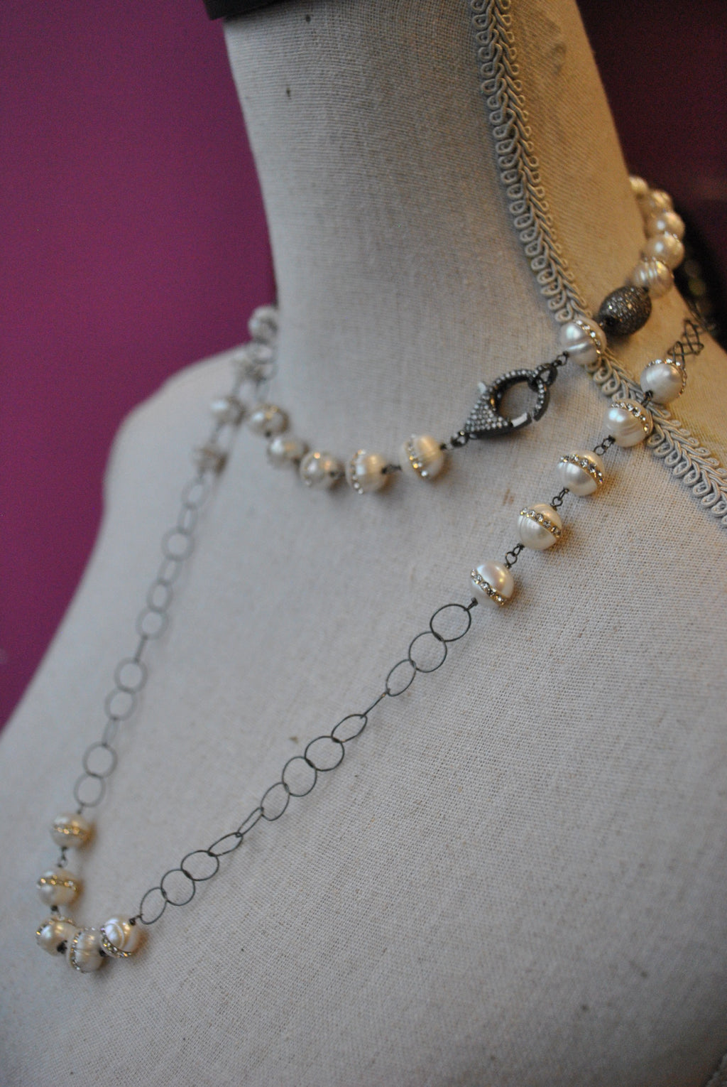 WHITE FRESHWATER PEARLS WITH SWAROVSKI CRYSTALS AND GUNMETAL CHAIN LONG NECKLACE