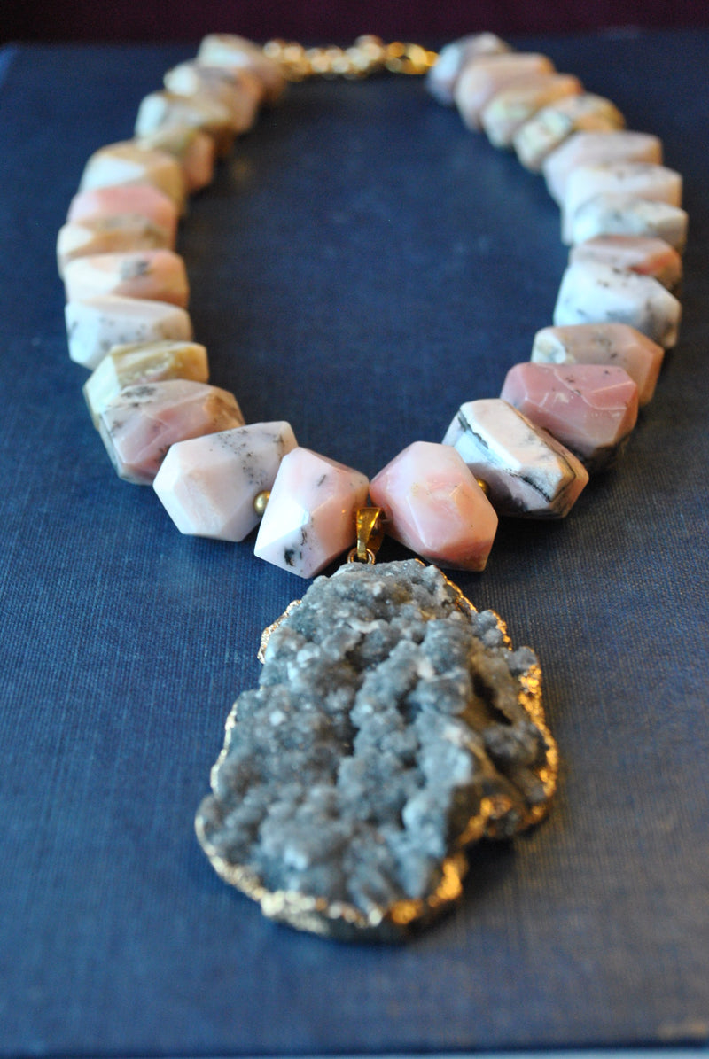 PINK PERUVIAN FREEFORM AND SILVER DRUZY PENDANT STATEMENT NECKLACE
