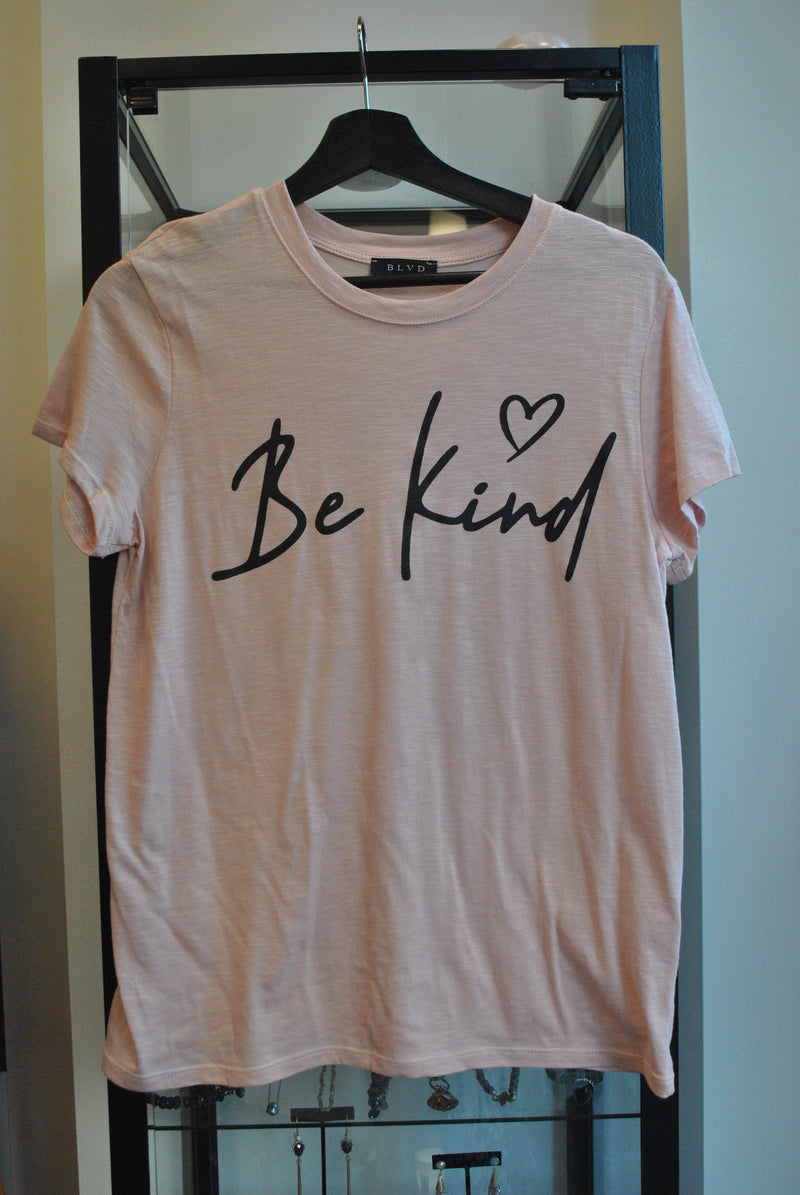 GRAPHIC T-SHIRT - PINK - "BE KIND"