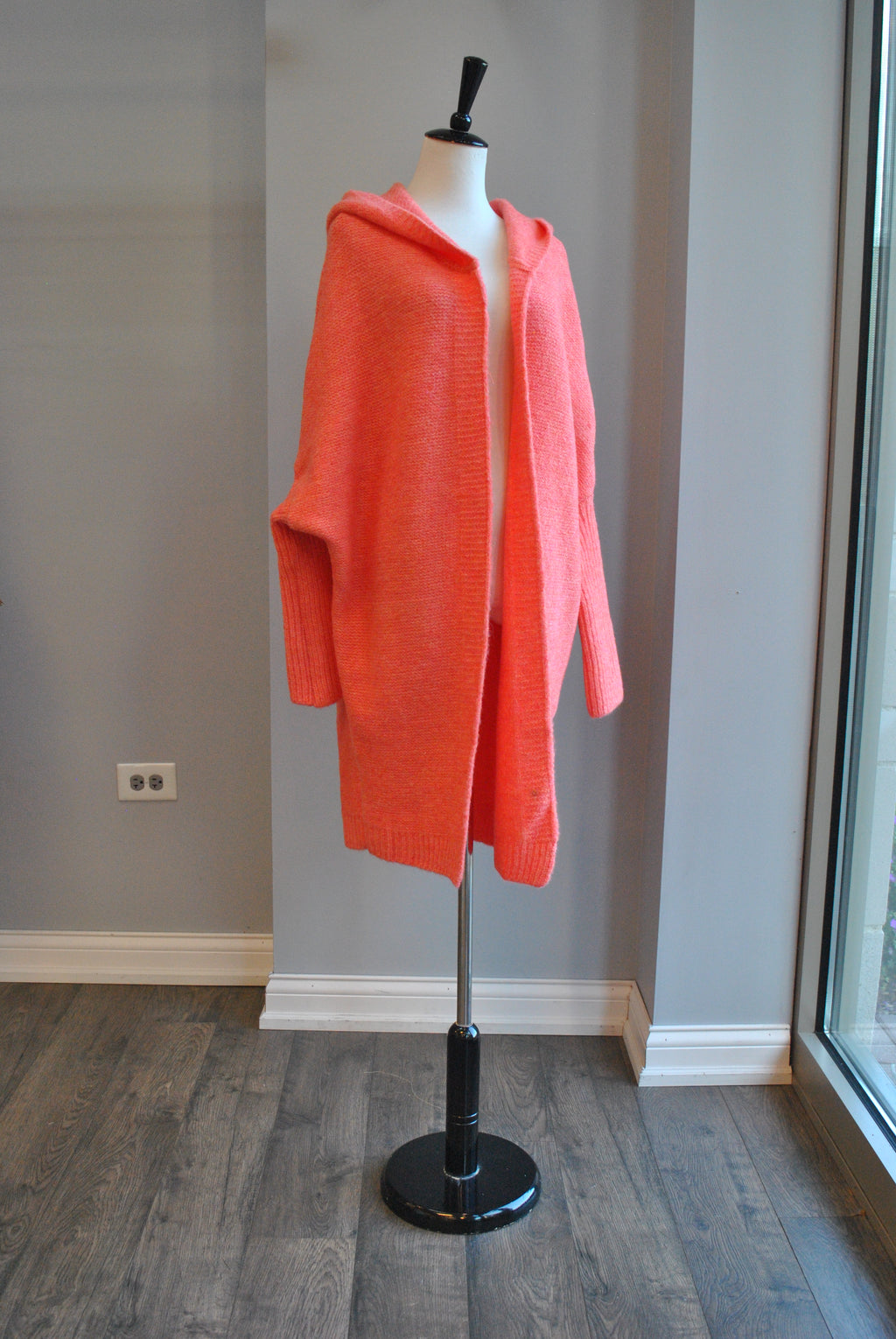 CORAL COLOR OVERSIZED OPEN STYLE SWEATER