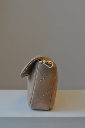 BEIGE GUILTED MINI CROSSBODY BAG OR A CLUTCH