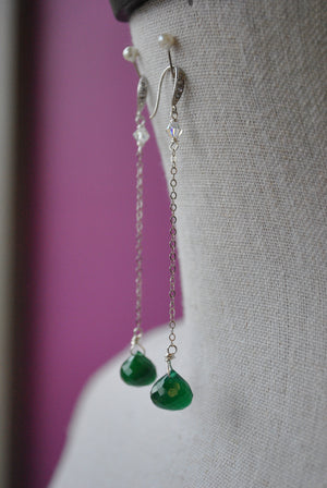 GREEN ONYX TEARDROP AND SWAROVSKI CRYSTALS DELICATE CHAIN LONG EARRINGS