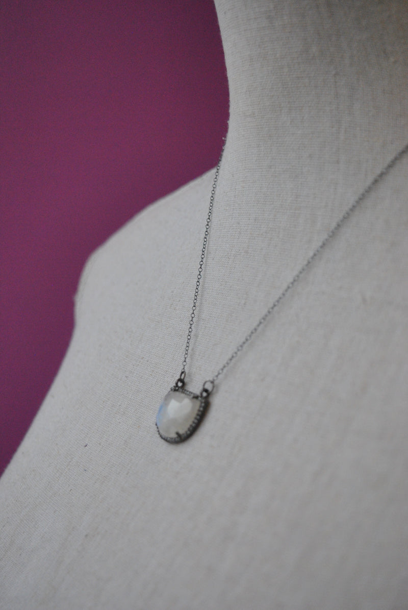 MOONSTONE AND RHINESTONES DELICATE NECKLACE