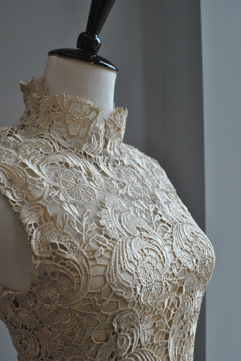 GOLD LACE COCKTAIL DRESS WITH HIGH NECK