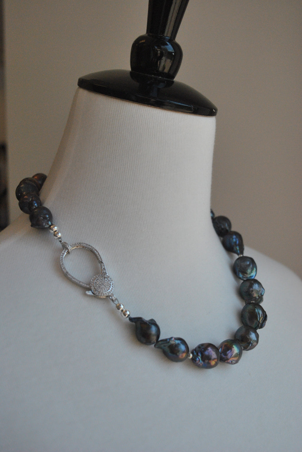 PEACOCK JUMBO FRESHWATER PEARL NECKLACE