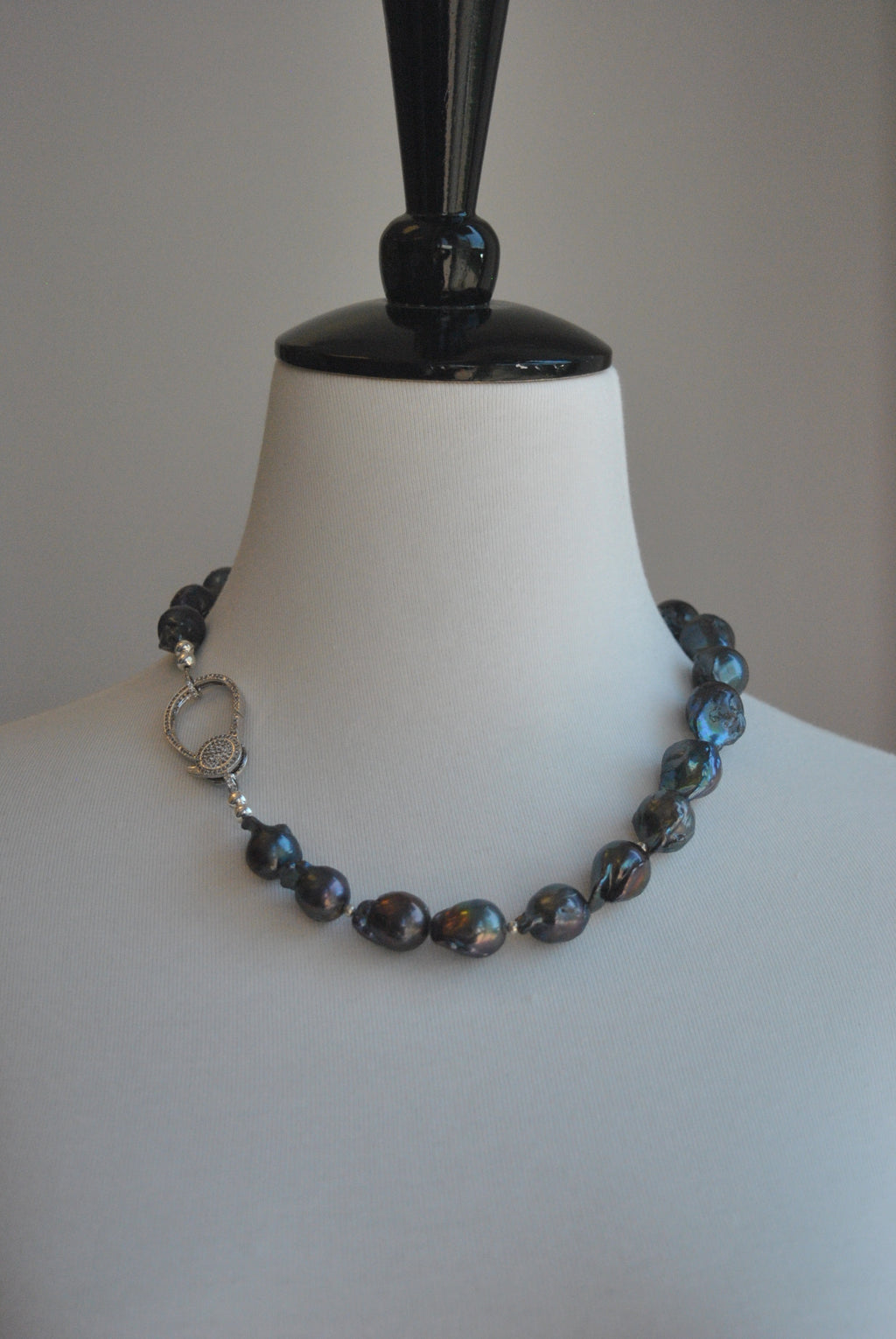 PEACOCK JUMBO FRESHWATER PEARL NECKLACE
