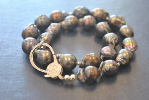 PEACOCK JUMBO FRESHWATER PEARL NECKLACE