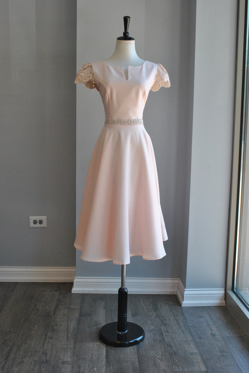 LIGHT PINK FIT AND FLAIR MIDI DRESS WITH SIDE POCKETS