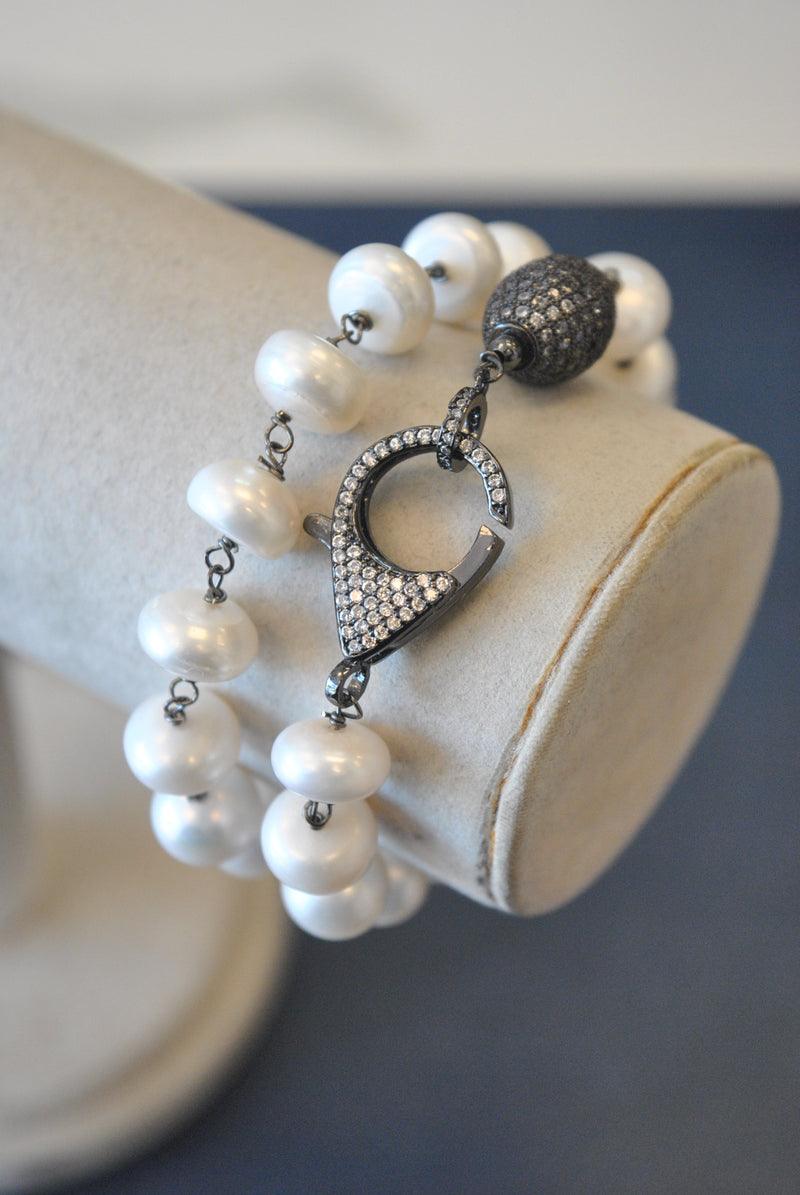 WHITE FRESHWATER PEARLS NECKLACE OR WRAP BRACELET