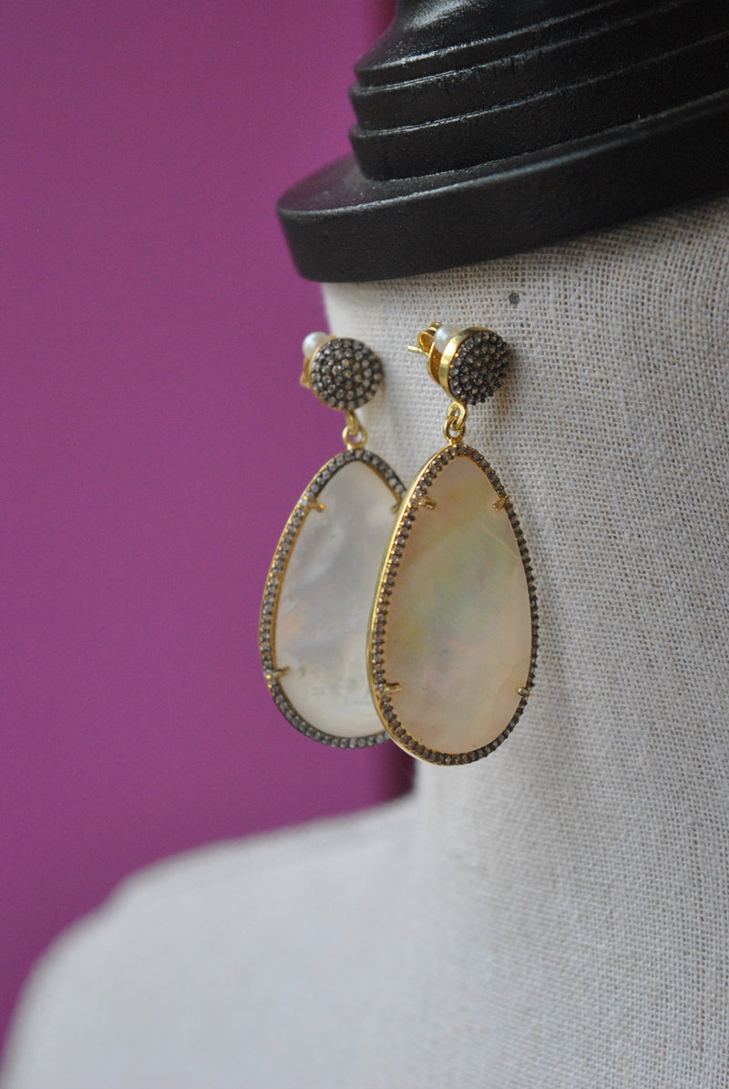 OFF WHITE SHELLS AND RHINESTONES STATEENT EARRINGS