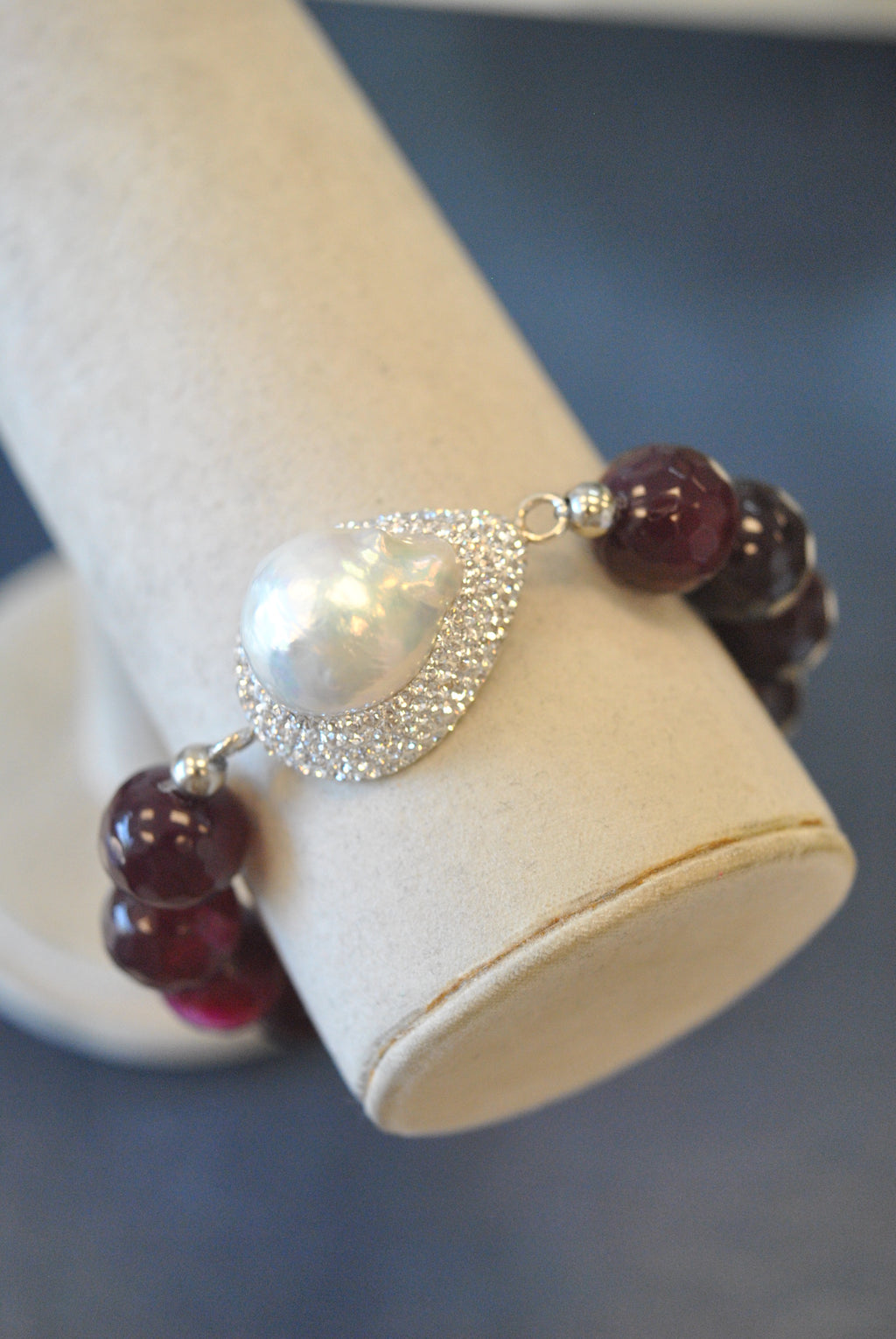 CHERRY AGATE WHITE MOTHER OF PEARL AND CLEAR SWAROVSKI CRYSTALS STRETCHY STATEMENT BRACELET