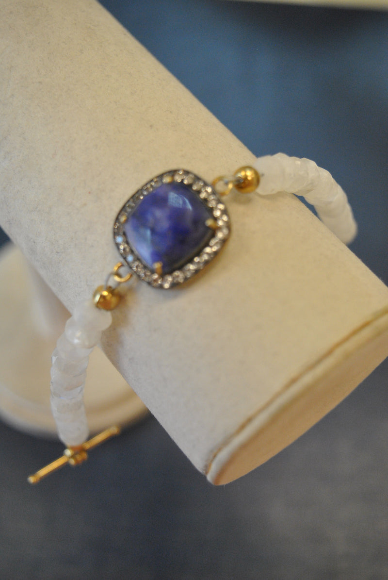WHITE MOONSTONE AND SAPPHIRE CORONDUM BRACELET
