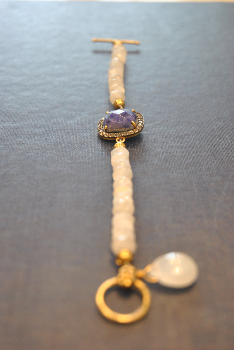 WHITE MOONSTONE AND SAPPHIRE CORONDUM BRACELET