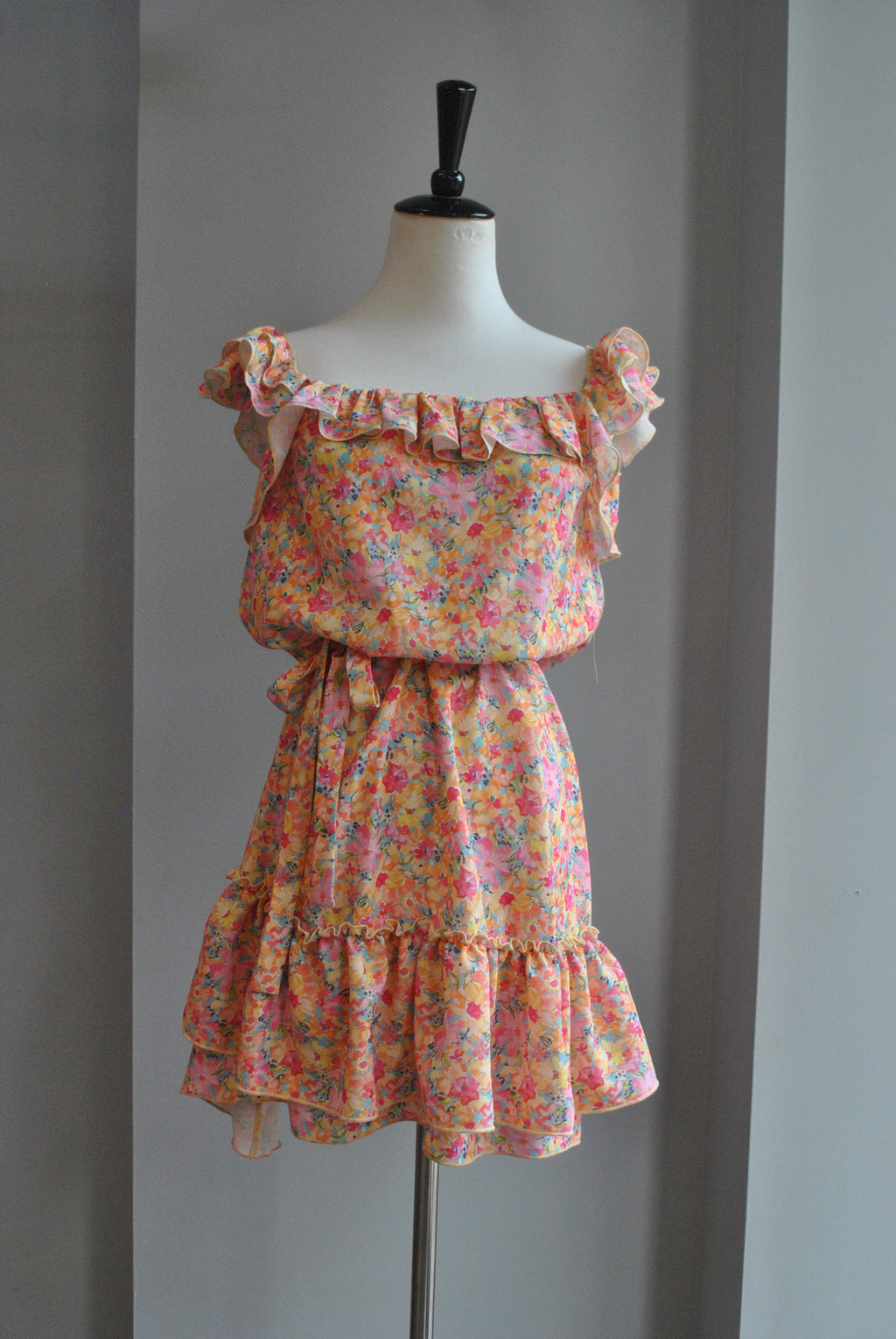 MULTICOLOR FLOWER PRINT TUNIC STYLE DRESS WITH A BELT