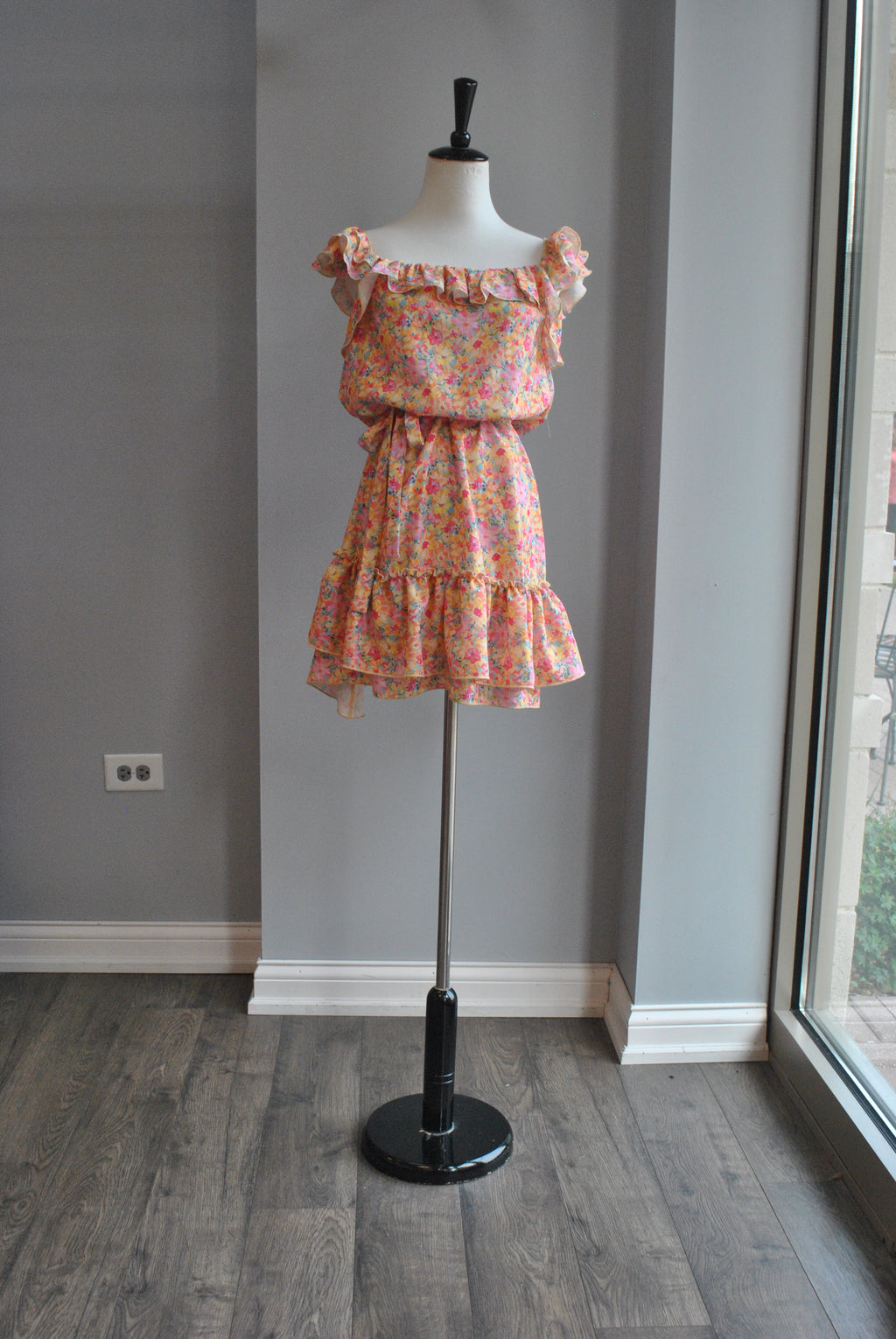 MULTICOLOR FLOWER PRINT TUNIC STYLE DRESS WITH A BELT