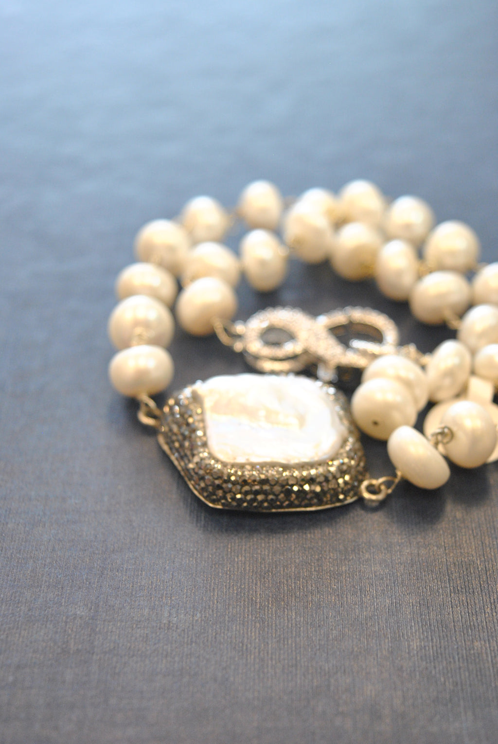 WHITE FRESHWATER PEARLS AND SWAROVSKI CRYSTALS WRAP BRACELET OR A CHOKER