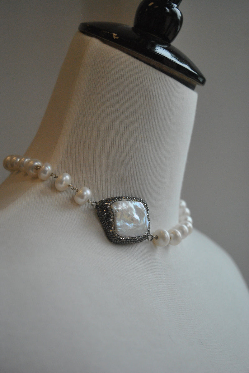 WHITE FRESHWATER PEARLS AND SWAROVSKI CRYSTALS WRAP BRACELET OR A CHOKER