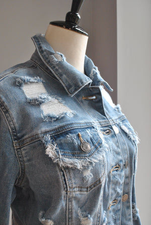 DESTRESSED JEAN JACKET