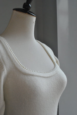 WHITE CROPPED SWEATER TOP WITH PEARL DETAILS AND BELL SLEEVES