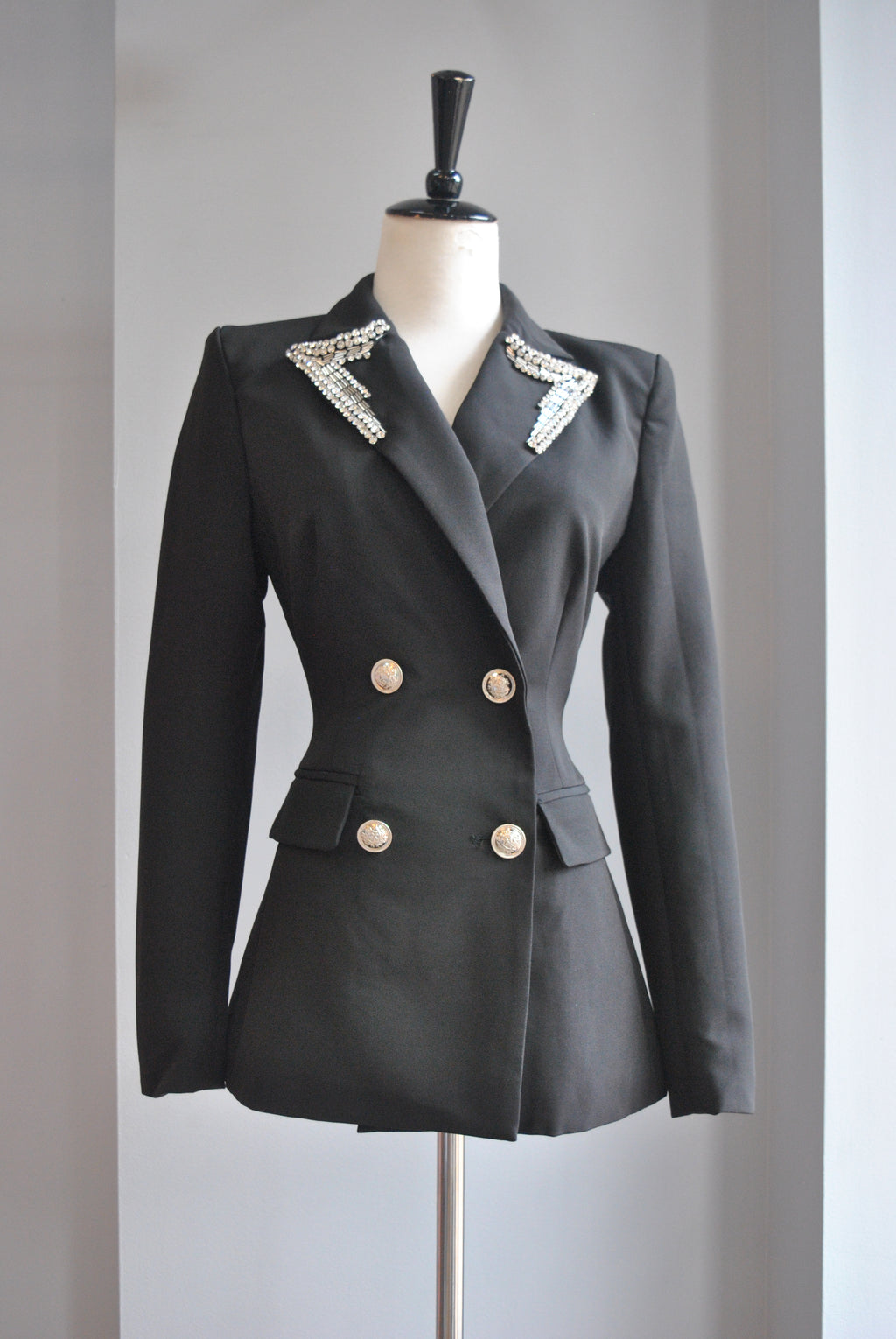 BLACK DOUBLE BREASTED BLAZER WITH DIAMOND DETAILS