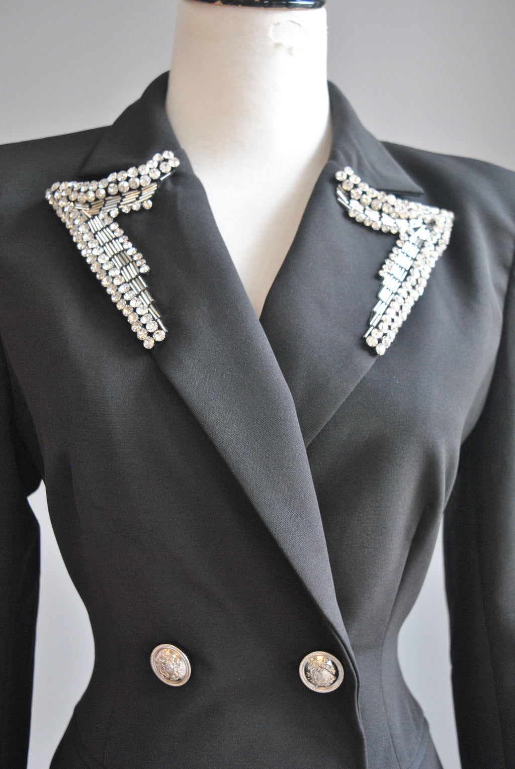 BLACK DOUBLE BREASTED BLAZER WITH DIAMOND DETAILS