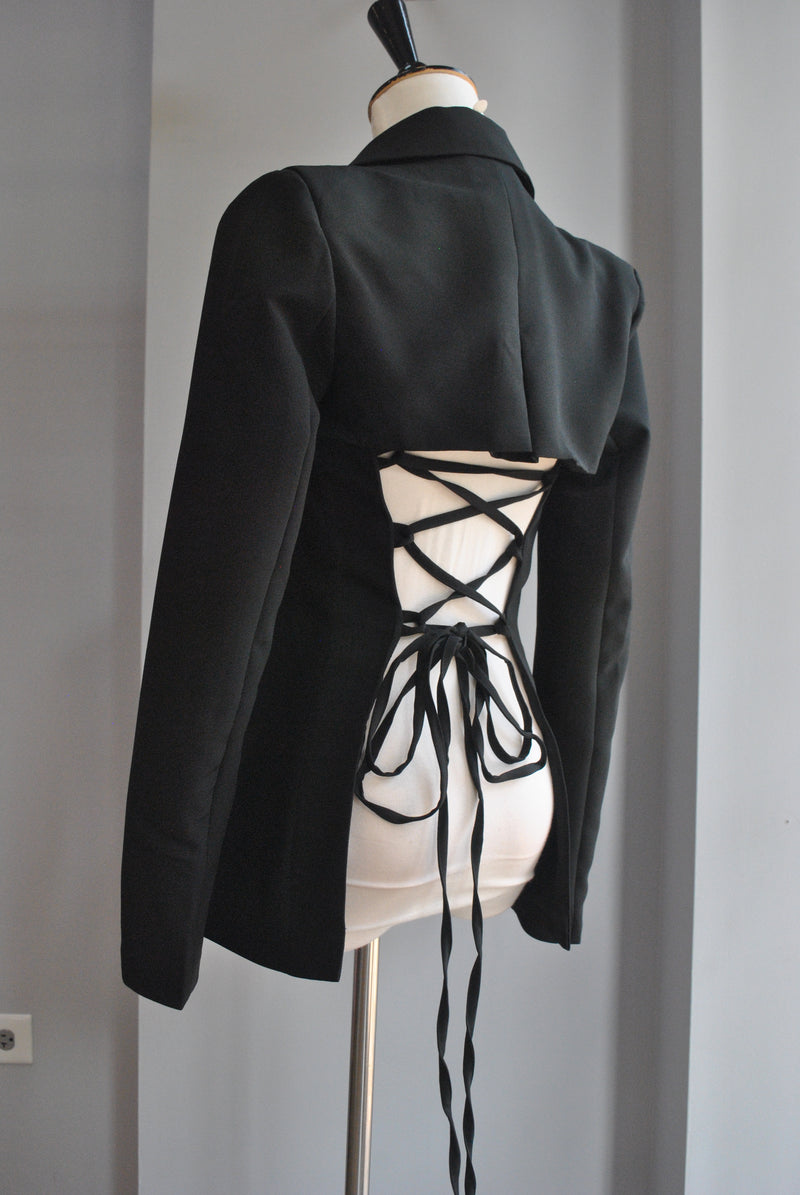 BLACK SIMPLE BLAZER WITH OPEN TIE BACK