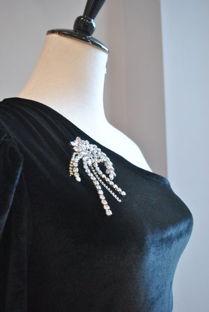 BLACK VELVET ASYMMETRIC BOSYSUIT WITH CRYSTAL DETACHABLE PIN
