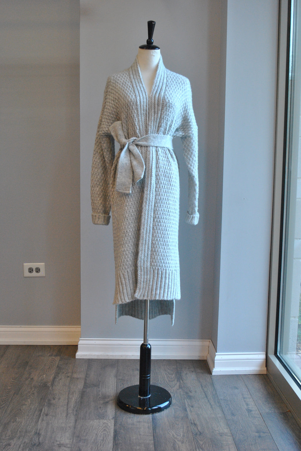 LIGHT GREY OPEN STYLE CARDIGAN WITH A BELT