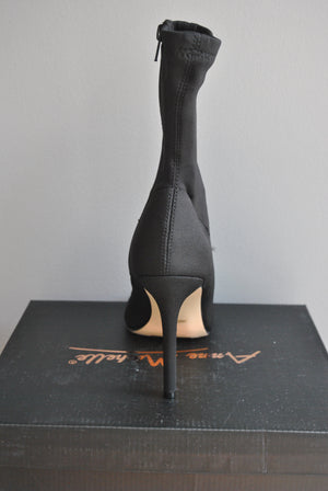 BLACK ELASTIC MATERIAL FIT BOOTIES