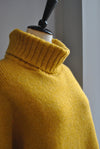 MUSTARD TURTLENECK STYLE LOG SWEATER