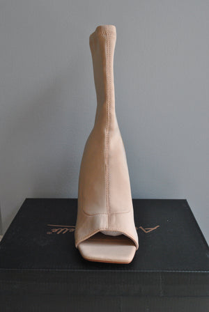 LIGHT BEIGE ELASTIC FIT BOOTIES
