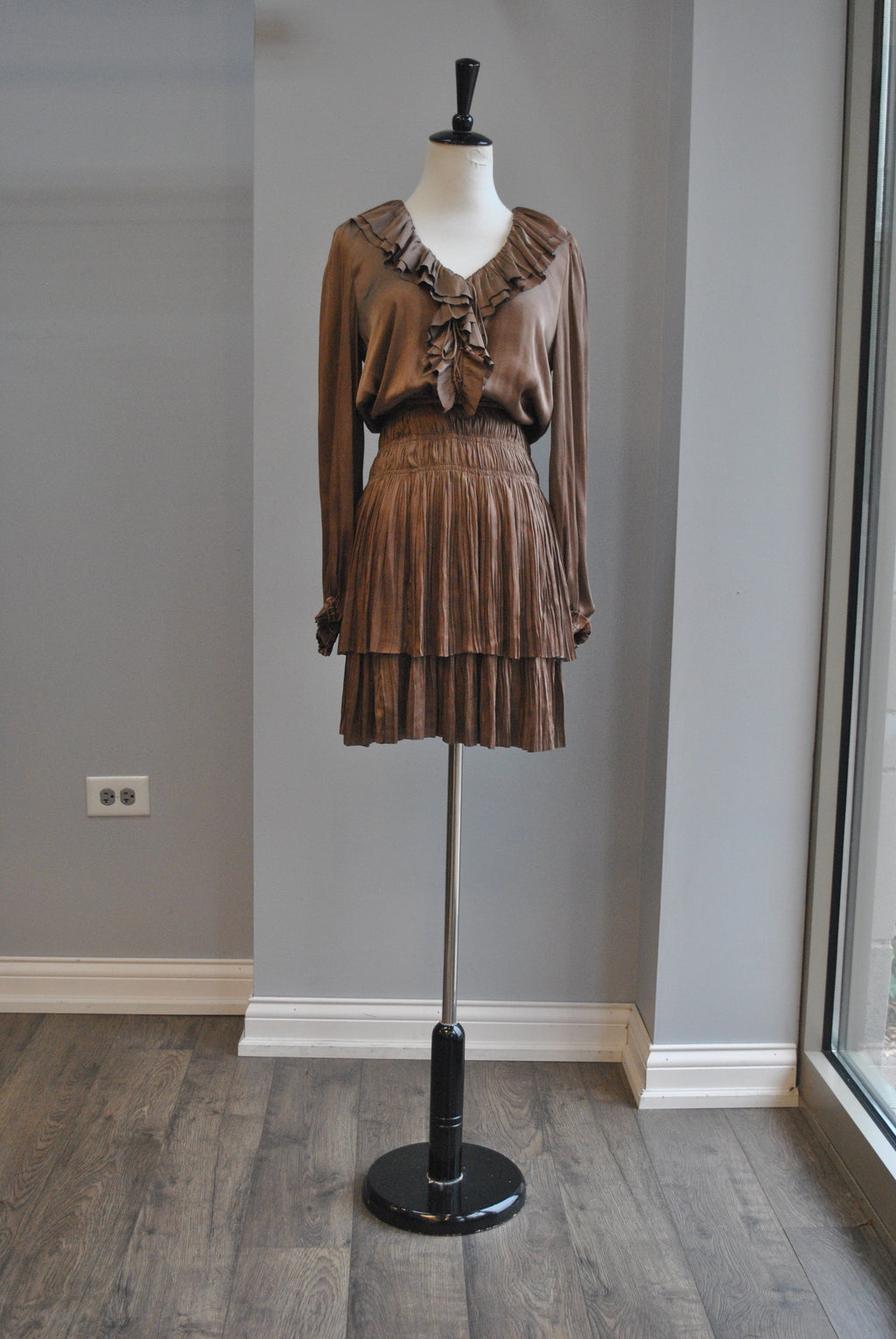 TOBACCO BROWN SILKY FALL DRESS WITH ELASTIC WAIST