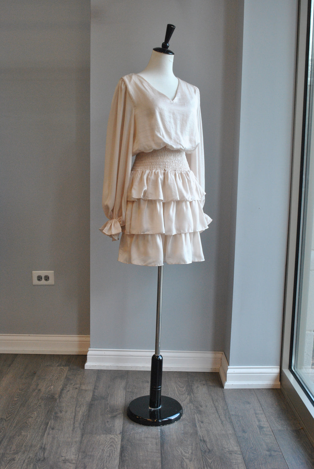 CREAM SILKY DRESS WITH RUFFLES