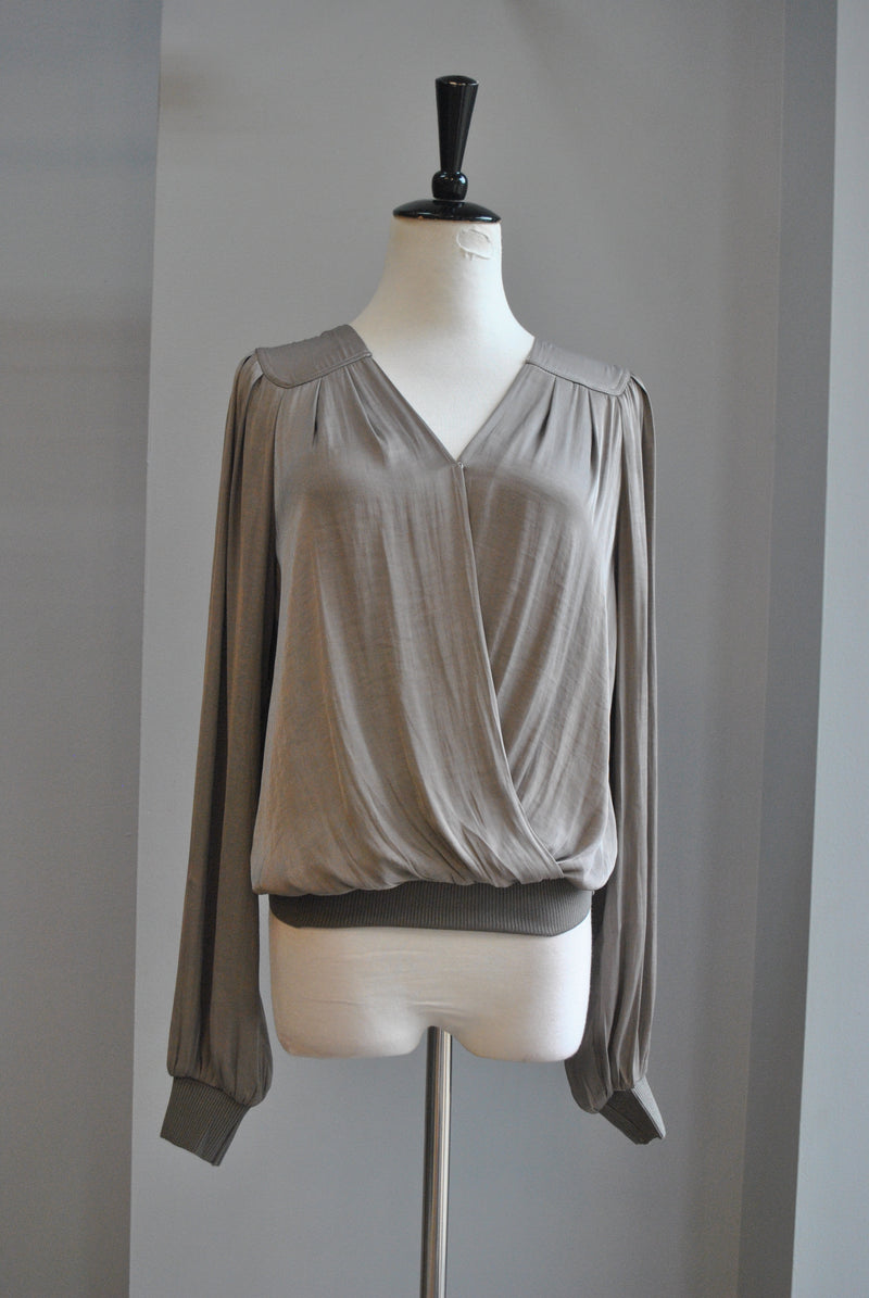 TAUPE WRAP SILKY TOP